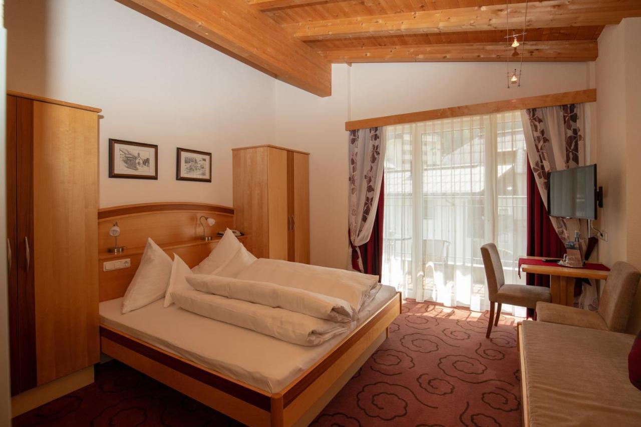 Hotel Charly Ισγκλ Εξωτερικό φωτογραφία