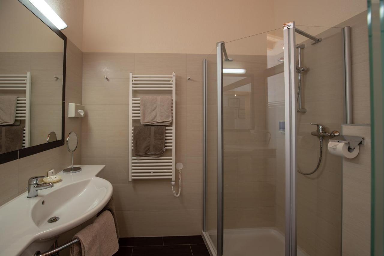 Hotel Charly Ισγκλ Εξωτερικό φωτογραφία