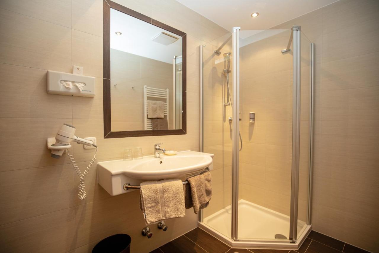 Hotel Charly Ισγκλ Εξωτερικό φωτογραφία
