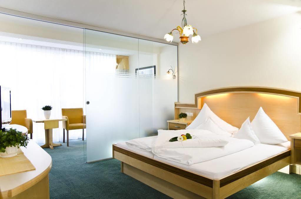 Hotel Charly Ισγκλ Εξωτερικό φωτογραφία