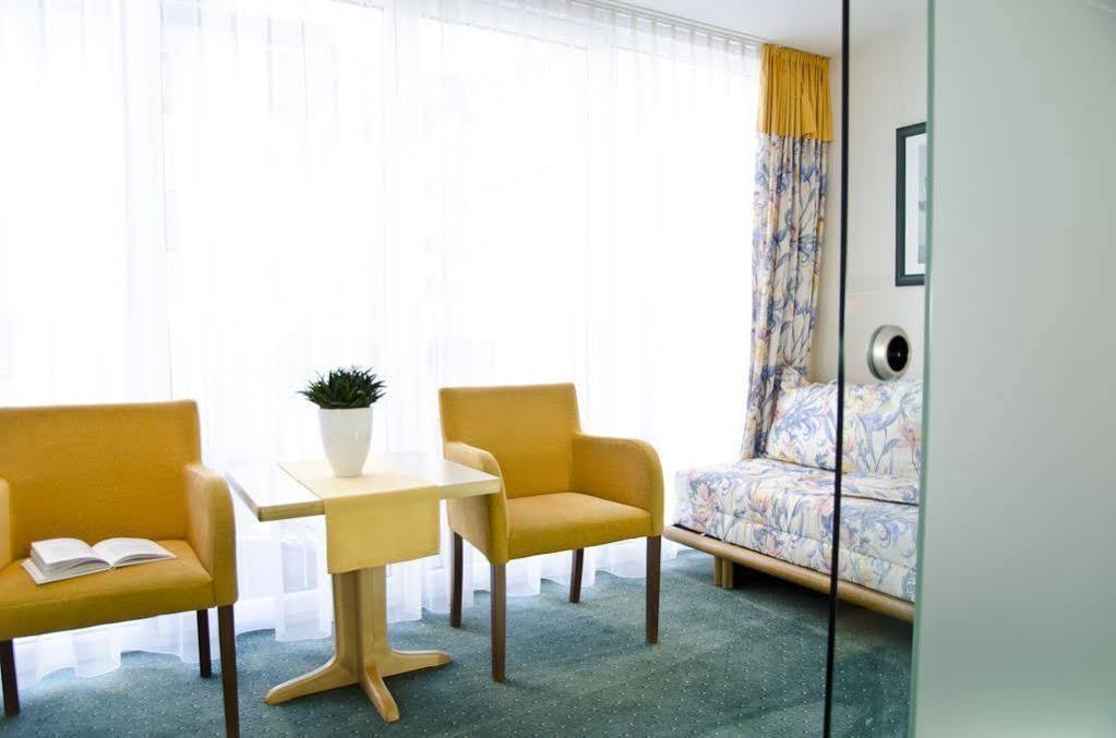 Hotel Charly Ισγκλ Εξωτερικό φωτογραφία